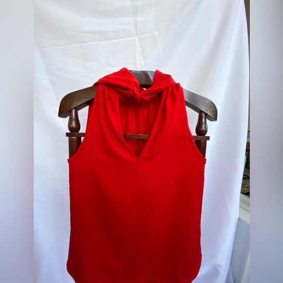 NWT 2Hearts Sleeveless High Neck Top with back Tie Size Small - Picture 8 of 10